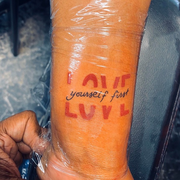 Meet your Posher, Lexus - Picture 1 of 1